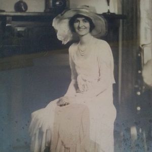 Meet your Posher, Laura